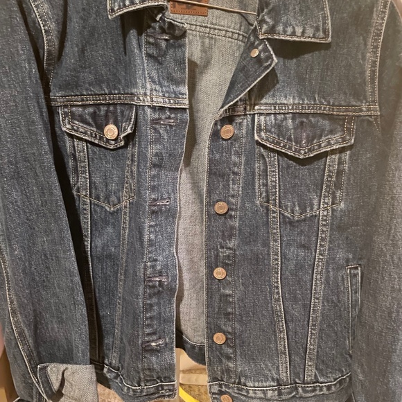 Gap- distressed down to waist denim jacket - Picture 1 of 11